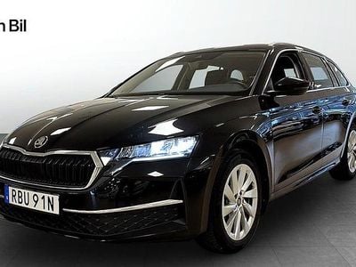 Black magic pärleffekt me Begagnad 2025 Skoda Octavia Selection Kombi | 299 900 kr (Marknadspris)