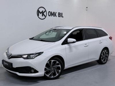 Vit Begagnad 2016 Toyota Auris Touring Sports Multidrive S Kombi | 124 900 kr (Lite dyr)