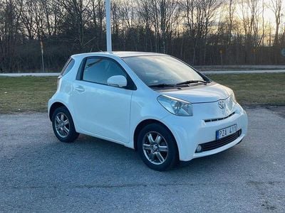 Vit Begagnad 2009 Toyota iQ Halvkombi | 24 900 kr (Dyr)