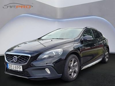 Begagnad Volvo V40 Momentum 150 HK (110 kW) 2014 Svart Halvkombi