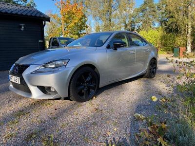 Lexus IS300h