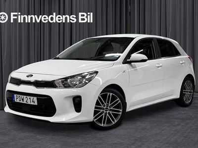Vit Begagnad 2016 Kia Rio Halvkombi | 99 000 kr (Marknadspris)