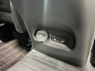 Begagnad Volvo XC40 Momentum 150 HK (110 kW) 2020 Vit SUV