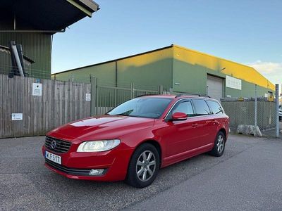 Röd Begagnad 2014 Volvo V70 Momentum Kombi | 124 900 kr (Marknadspris)