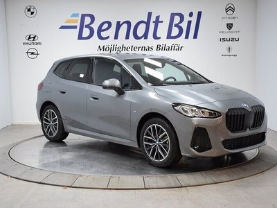 begagnad BMW 220 Active Tourer 225e xDrive M Sport Adaptiv farthållare 2024, Minibuss