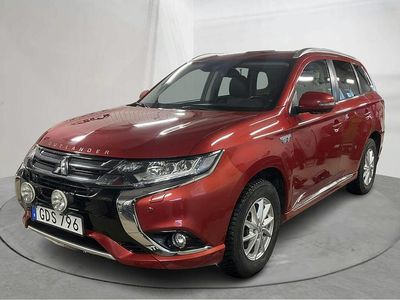 Begagnad Mitsubishi Outlander 121 HK (88 kW) 2017 Röd SUV