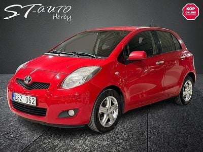 Röd Begagnad 2010 Toyota Yaris Halvkombi | 69 900 kr (Lite dyr)