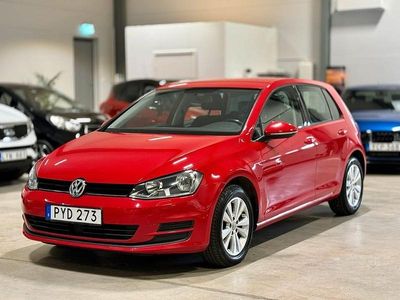 Röd Begagnad 2016 VW Golf VII Halvkombi | 119 800 kr (Marknadspris)