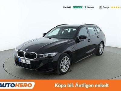 Svart Begagnad 2022 BMW 330e Kombi | 310 000 kr (Bra pris)