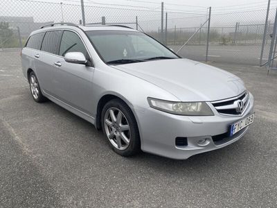 begagnad Honda Accord Tourer 2.4 i-VTEC Automat 190hk