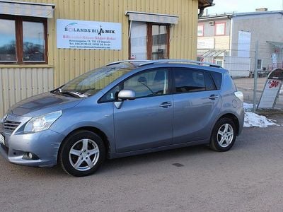 Begagnad Toyota Verso 147 HK (108 kW) 2012 Blå Minibuss