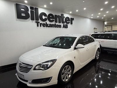 Begagnad Opel Insignia Business 163 HK (119 kW) 2013 Vit Halvkombi