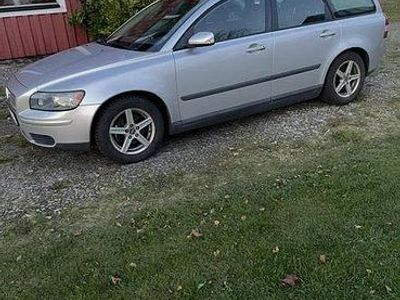 Grå Begagnad 2006 Volvo V50 Kombi | 35 000 kr (Marknadspris)