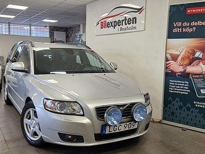 Begagnad Volvo V50 Momentum 116 HK (85 kW) 2011 Ljusgrå Kombi