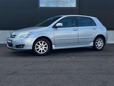 Ljusblå Begagnad 2005 Toyota Corolla Halvkombi | 49 800 kr (Lite dyr)
