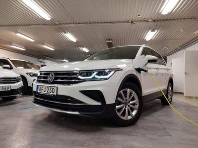 begagnad VW Tiguan eHybrid Drag Döda-vinkeln Driver assist