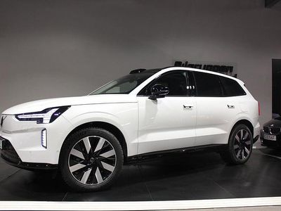 Begagnad Volvo EX90 Ultra 300 kW (408 HK) 2025 Vit SUV