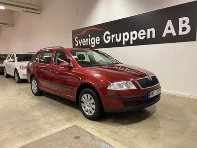Röd Begagnad 2005 Skoda Octavia Kombi | 44 900 kr (Lite dyr)