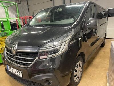Svart metallic Begagnad 2021 Renault Trafic Minibuss | 229 000 kr
