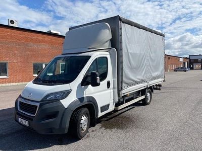 begagnad Peugeot Boxer 2.0 BlueHDi Euro 6 bakgavellyft 163 HK