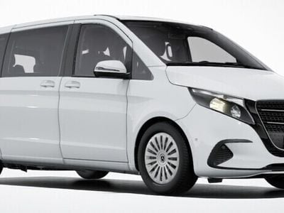 Vit Begagnad 2024 Mercedes V220 Minibuss | 697 750 kr