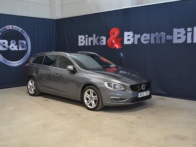 Grå Begagnad 2016 Volvo V60 Summum Kombi | 154 900 kr (Marknadspris)
