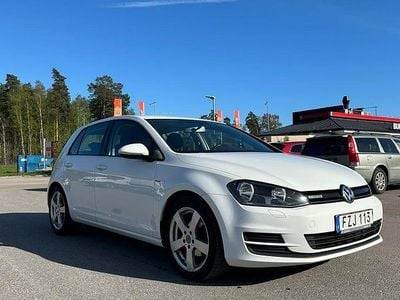 Begagnad 2015 VW Golf VII Halvkombi | 64 900 kr (Marknadspris)