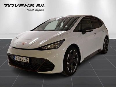 Glacial white metallic Begagnad 2025 Cupra Born e-Boost Halvkombi | 329 000 kr (Dyr)