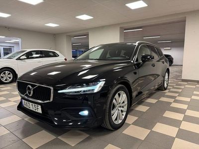 Svart Begagnad 2020 Volvo V60 Momentum Kombi | 259 800 kr (Bra pris)