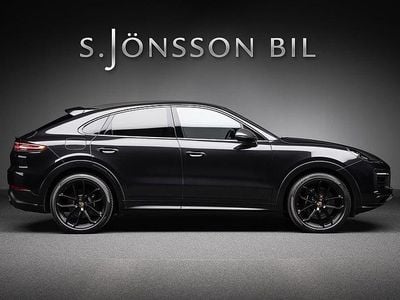 Jet black metallic Begagnad 2022 Porsche Cayenne SUV | 1 029 000 kr
