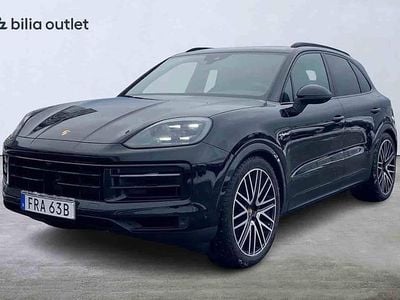 Svart Begagnad 2025 Porsche Cayenne SUV | 1 095 000 kr