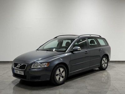 Grå Begagnad 2011 Volvo V50 Kombi | 39 900 kr (Marknadspris)