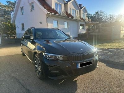 Safirsvart metallic Begagnad 2020 BMW 330 M Sport Kombi | 375 900 kr (Lite dyr)