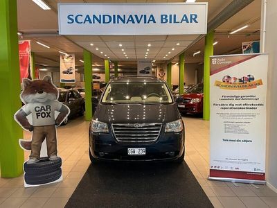 Mörkblå Begagnad 2008 Chrysler Town & Country Minibuss | 179 900 kr