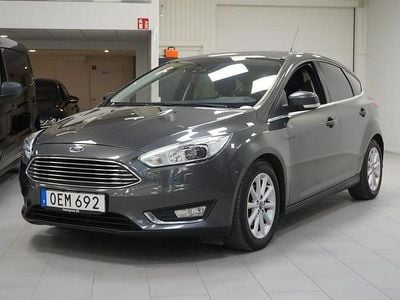 Grå Begagnad 2016 Ford Focus Titanium Kombi | 84 900 kr (Marknadspris)