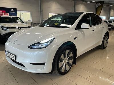 Vit Begagnad 2023 Tesla Model Y Standard Range SUV | 349 000 kr (Marknadspris)