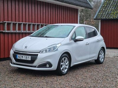 begagnad Peugeot 208 5-dörrar 1.2 VTi Euro 6 (Matt vit)