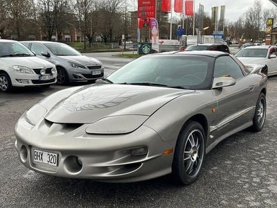 Begagnad Pontiac Firebird 314 HK (230 kW) 2001 Silver