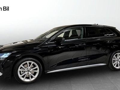 Svart Begagnad 2025 Audi A3 Sportback Advanced Halvkombi | 339 000 kr (Dyr)