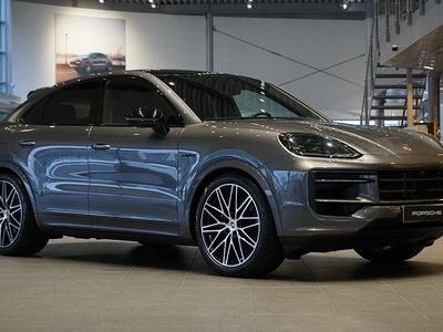 Grå Ny 2026 Porsche Cayenne SUV | 1 436 600 kr