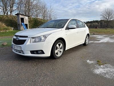 Begagnad Chevrolet Cruze 124 HK (91 kW) 2011 Purewhite Halvkombi