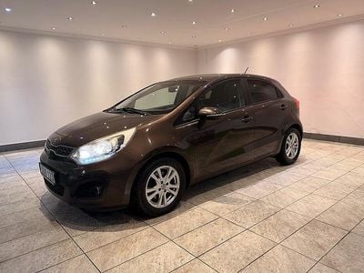 Brun Begagnad 2012 Kia Rio Halvkombi | 59 900 kr (Marknadspris)
