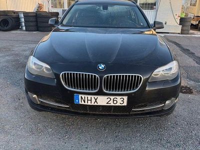 Begagnad BMW 520 184 HK (135 kW) 2013 Svart Kombi