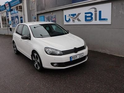 Vit Begagnad 2011 VW Golf VII Halvkombi | 84 900 kr (Marknadspris)