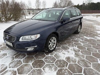 Begagnad Volvo V70 Momentum 181 HK (133 kW) 2014 Blå Kombi
