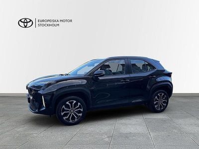 Svart Begagnad 2022 Toyota Yaris Cross Active SUV | 244 900 kr (Marknadspris)