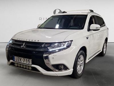 Vit Begagnad 2015 Mitsubishi Outlander P-HEV SUV | 129 700 kr (Marknadspris)
