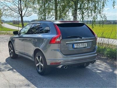 Grå Begagnad 2017 Volvo XC60 R-Design SUV | 165 000 kr (Lite dyr)