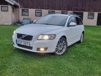 Vit Begagnad 2010 Volvo V50 Momentum Kombi | 45 000 kr (Marknadspris)