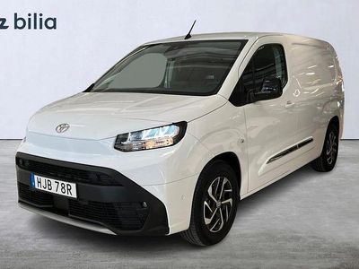 Vit Begagnad 2024 Toyota Proace City City Minibuss | 399 900 kr (Lite dyr)